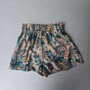 Floral Print Pink Women's Shorts